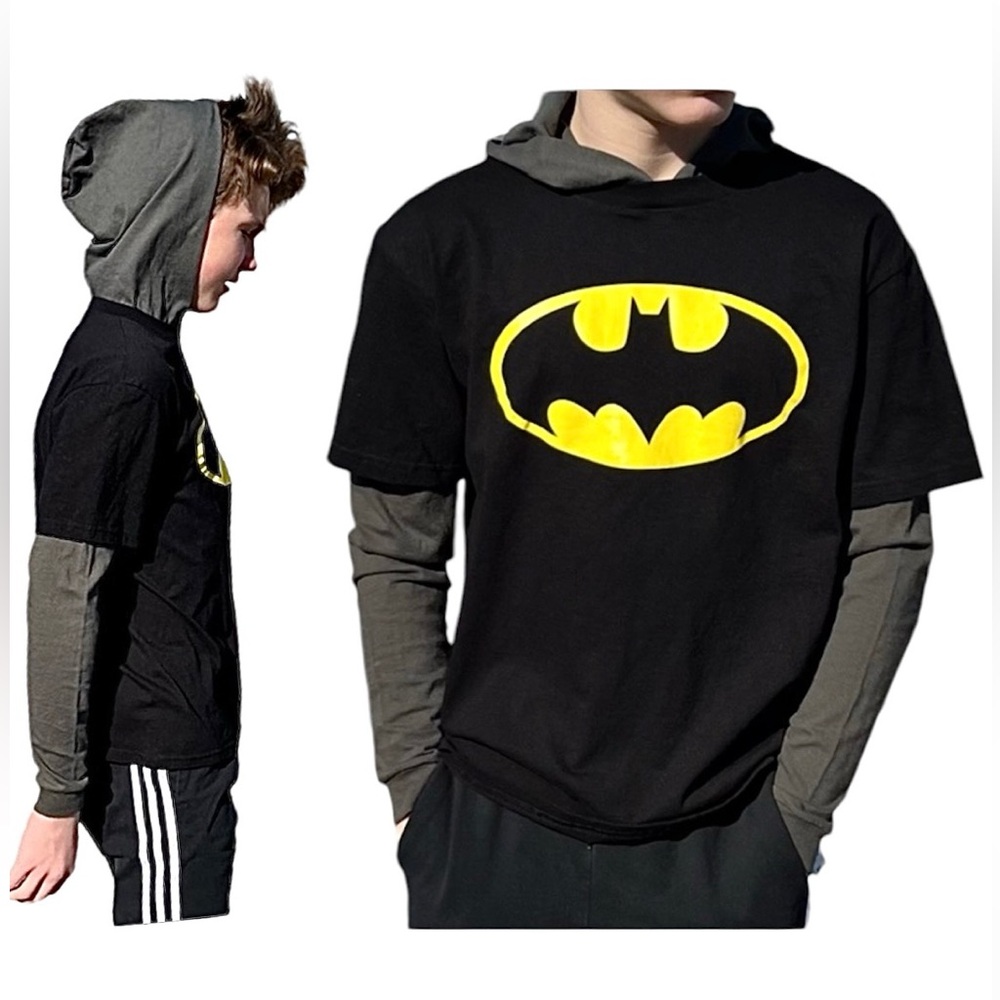 - Batman Layered Hoodie Tee SZ XL! NEW!